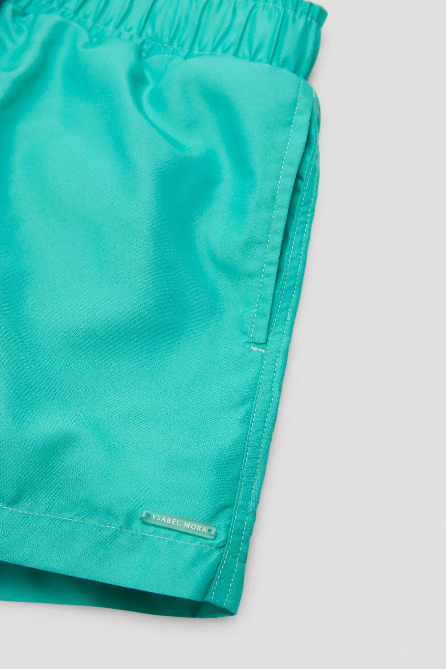 Bañador niño corto liso verde