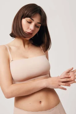 Bandeau con relleno y tirantes removibles nude