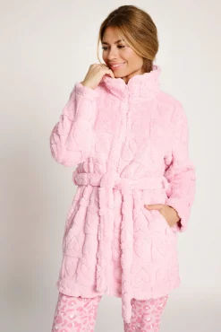 Bata corta mujer cinturón corazones rosa | MUYDEMI