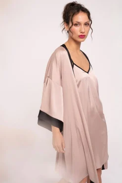 Bata mujer satén rosa | MUYDEMI