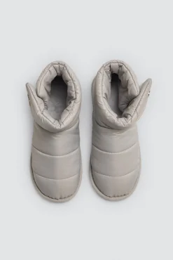 Botas de casa acolchadas botones decorativos