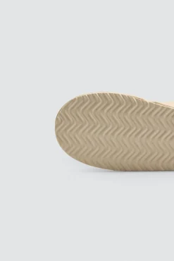 Botas de casa con cierre ajustado de canalé y borreguito