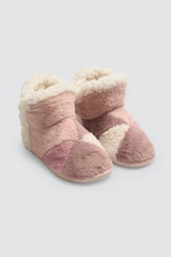 Botas de casa pelo con detalles de colores
