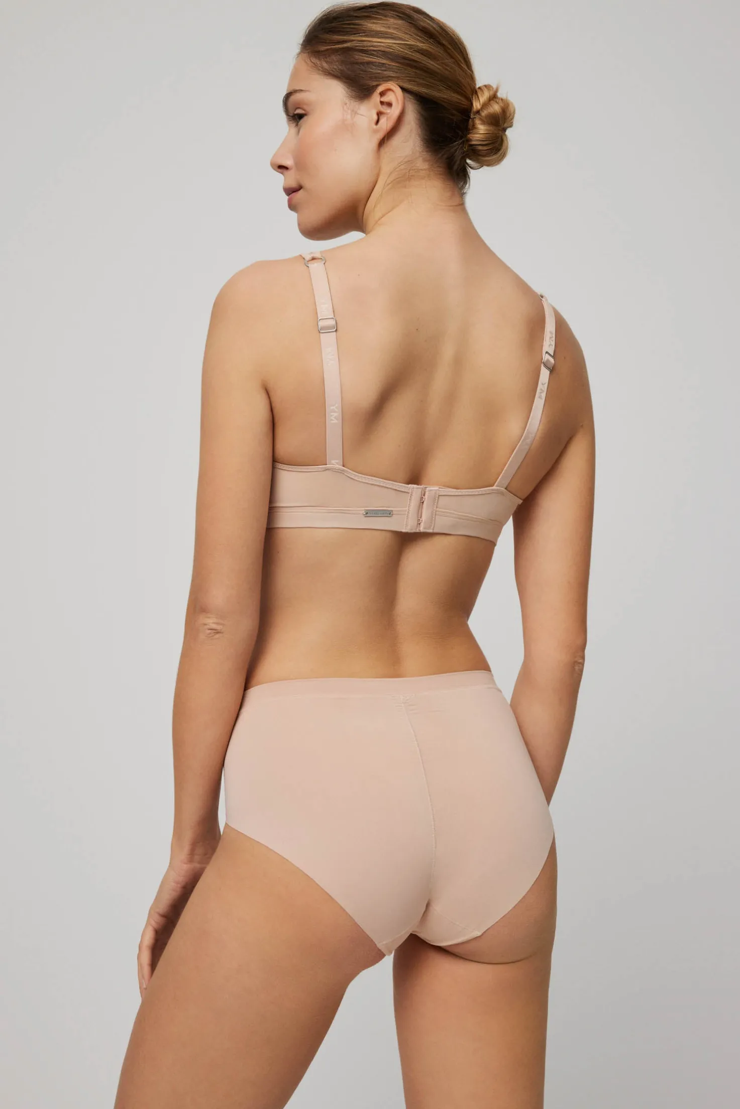 Braga alta adapt con acabados invisibles nude