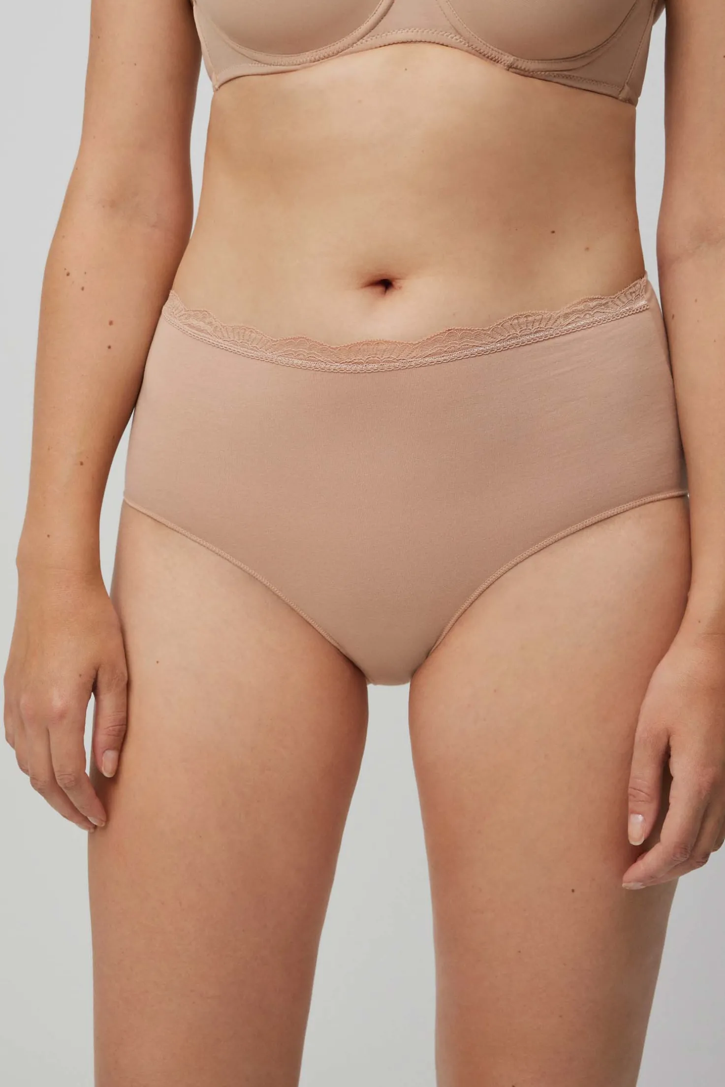 Braga alta algodón nude
