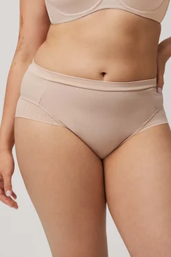 Braga alta con tul nude