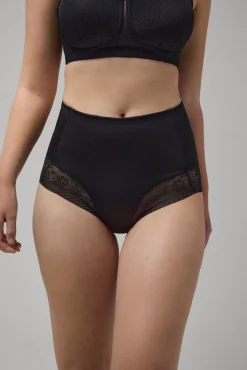 Braga alta de control detalles encaje negro