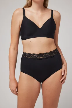 Braga alta de control detalle encaje negro