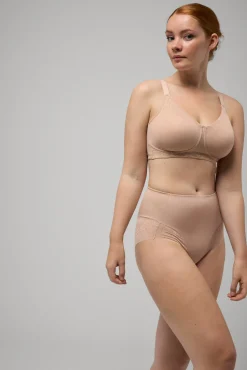 Braga alta de control detalles encaje nude