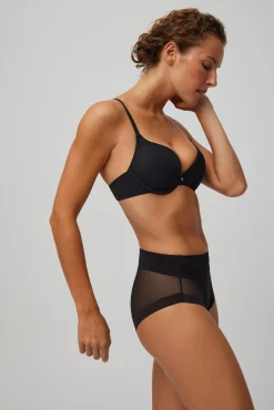 Braga alta de tul negro