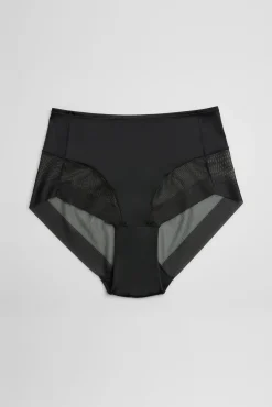 Braga alta de tul negro