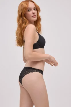 Braga brasileña elástica con encaje negro