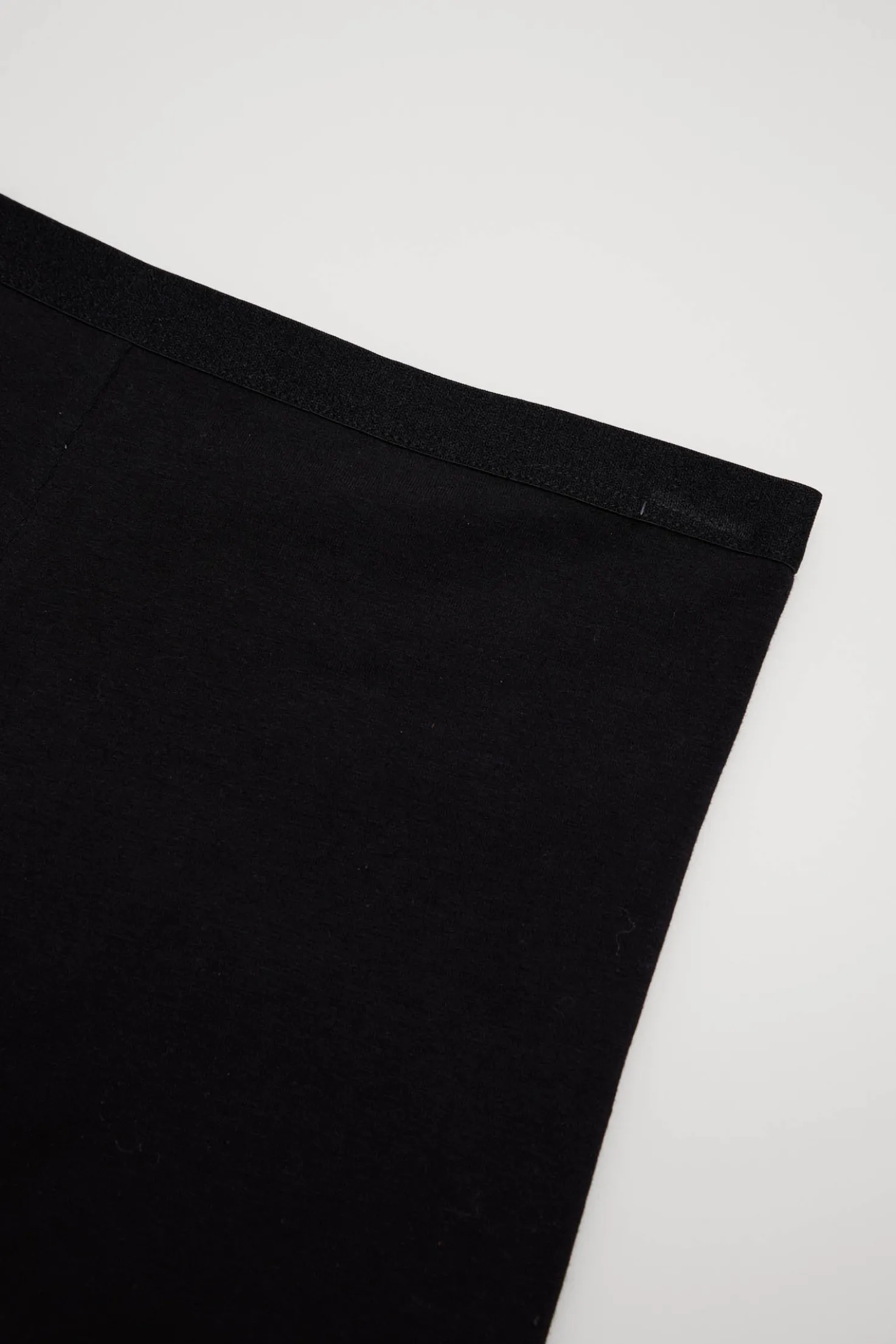 Braga culotte menstrual juvenil negra