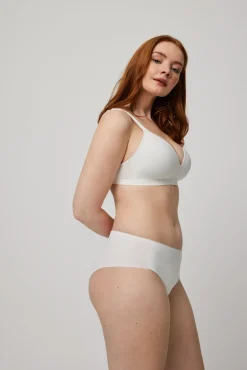 Braga de control con acabados invisibles blanco