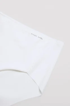 Braga de control con acabados invisibles blanco