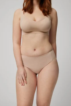 Braga de control con acabados invisibles nude