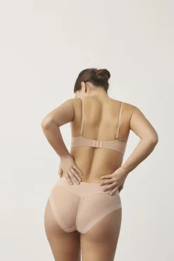 Braga de tul nude