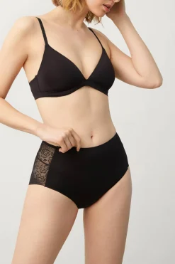 Braga maxi invisible con encaje negra
