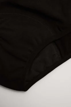 Braga menstrual juvenil negra