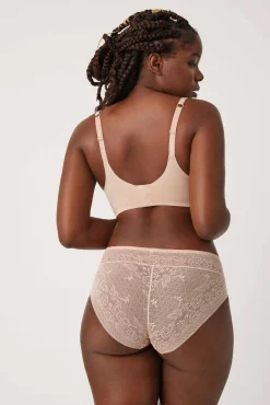 Braga midi invisible con encaje nude