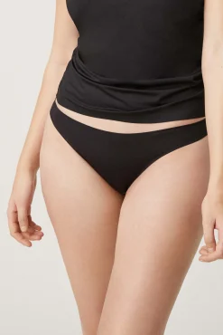 Braga mini invisible con encaje negro