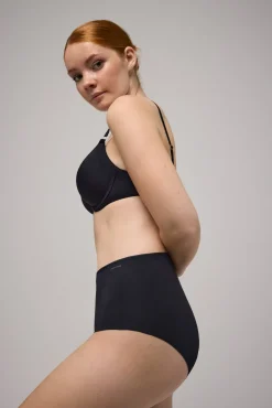 Braga reductora láser compresión media negra