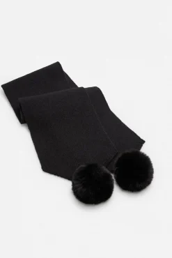 Bufanda con pompones negra