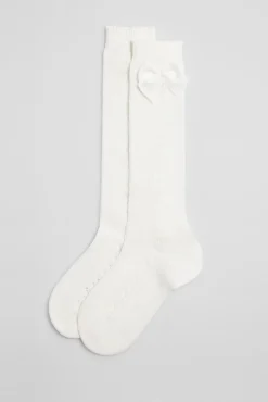 Calcetines calados largos infantiles marfil
