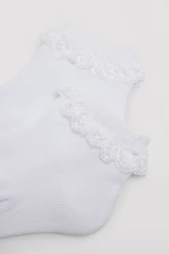 Calcetines infantiles de ceremonia con blonda blancos