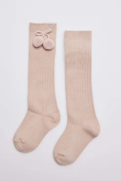 Calcetines largos pompones beige