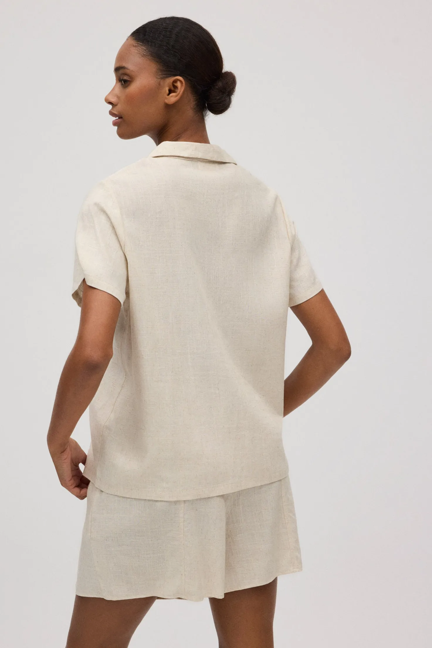 Camisa manga corta con lino