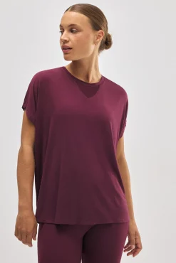 Camiseta deportiva manga corta burdeos