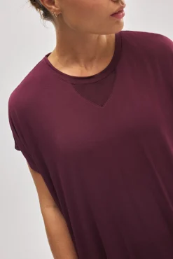 Camiseta deportiva manga corta burdeos