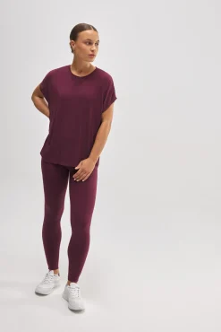 Camiseta deportiva manga corta burdeos