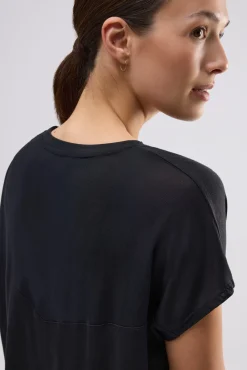 Camiseta deportiva manga corta negra