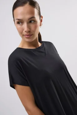 Camiseta deportiva manga corta negra