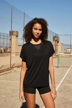 Camiseta deportiva manga corta negra