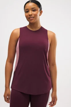 Camiseta deportiva sin mangas burdeos