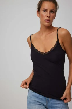 Camiseta lencera tirante fino algodón negro