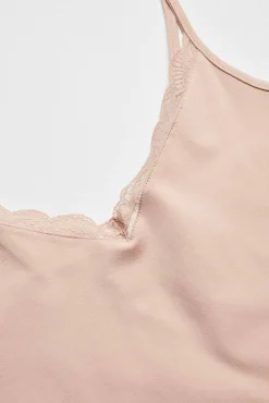 Camiseta lencera tirante fino algodón nude