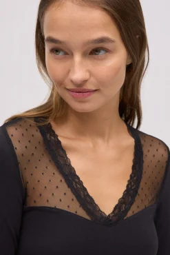 Camiseta manga larga algodón detalles escote negro