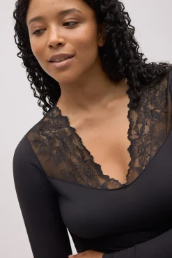 Camiseta manga larga elástica con encaje negro