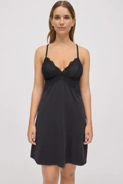 Camisón con encaje tirantes regulables negro