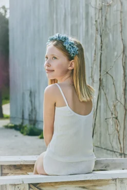 Conjunto camiseta y braguita caladas de niña marfil