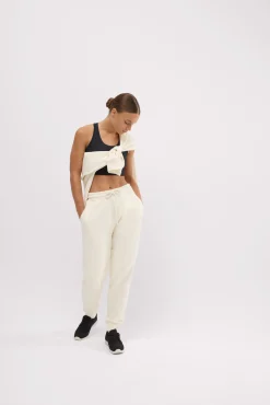 Conjunto deportivo con interior afelpado sudadera y jogger marfil Colección de viaje