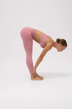 Conjunto deportivo rosa de sujeción alta y legging efecto push up Colección compressive