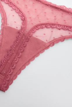 Conjunto lencero sujetador push up con tirantes multiposición y tanga rosa