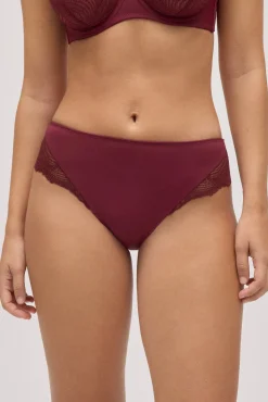 Conjunto lencero sujetador sin aro con relleno y braga midi granate