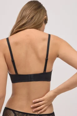 Conjunto lencero sujetador con aro sin relleno y braga midi negro