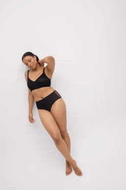 Conjunto lencero sujetador reductor y braga alta negro